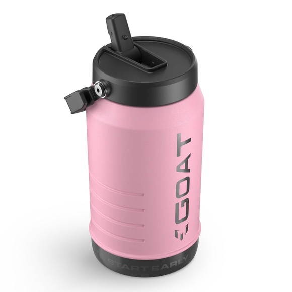 THE MESSI X STANLEY ICEFLOW™ FLIP STRAW JUG | 64 OZ - Picture 2 of 3